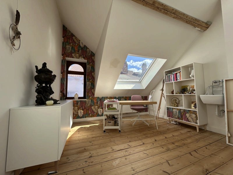 Main image thumbnail