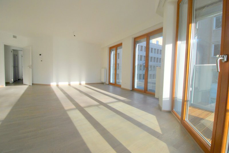 Main image thumbnail