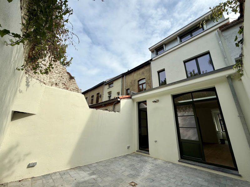 Main image thumbnail