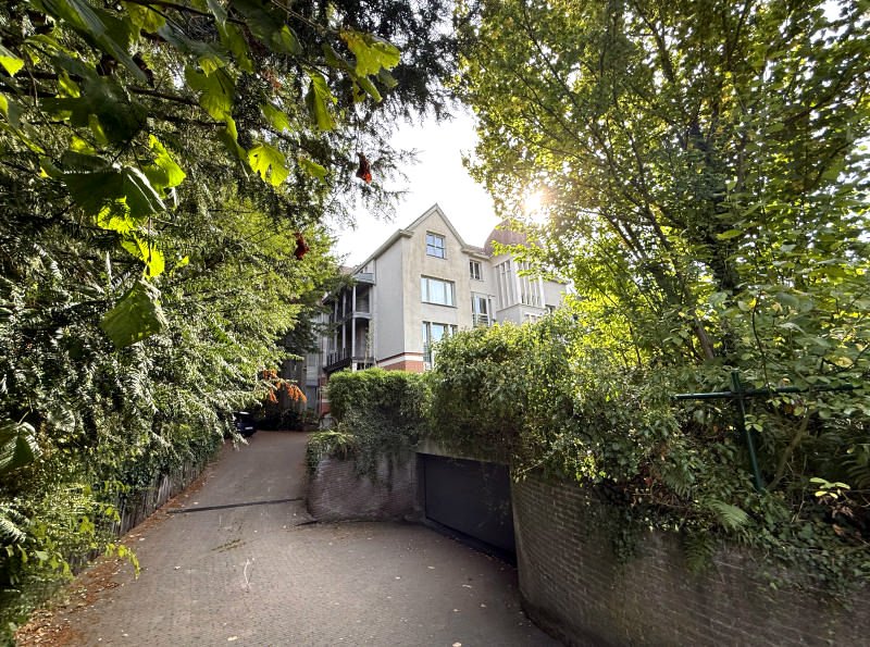 Main image thumbnail