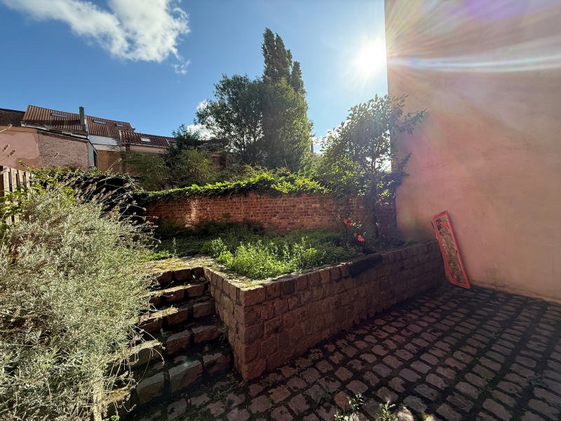 Main image thumbnail