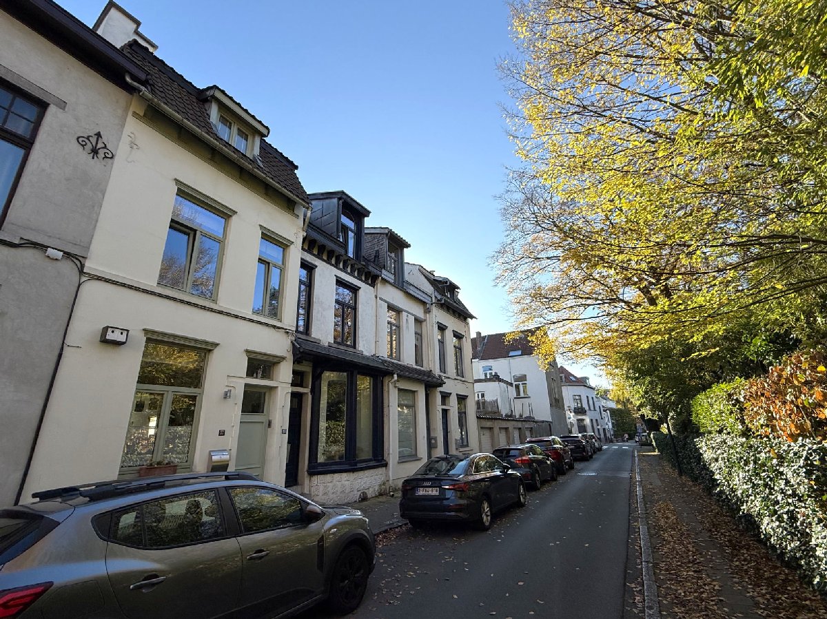 Main image thumbnail