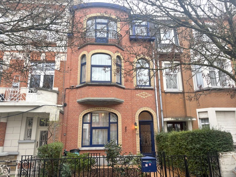 Main image thumbnail