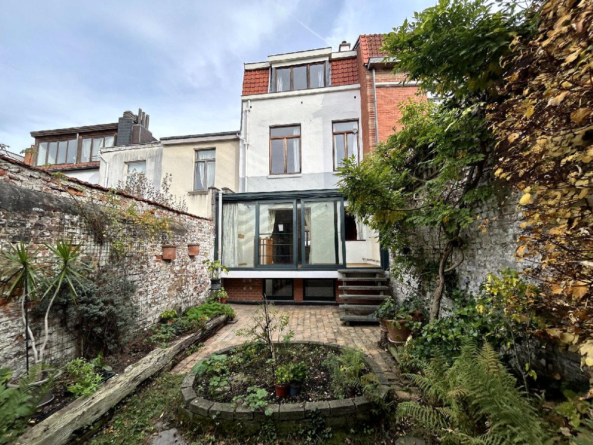 Main image thumbnail