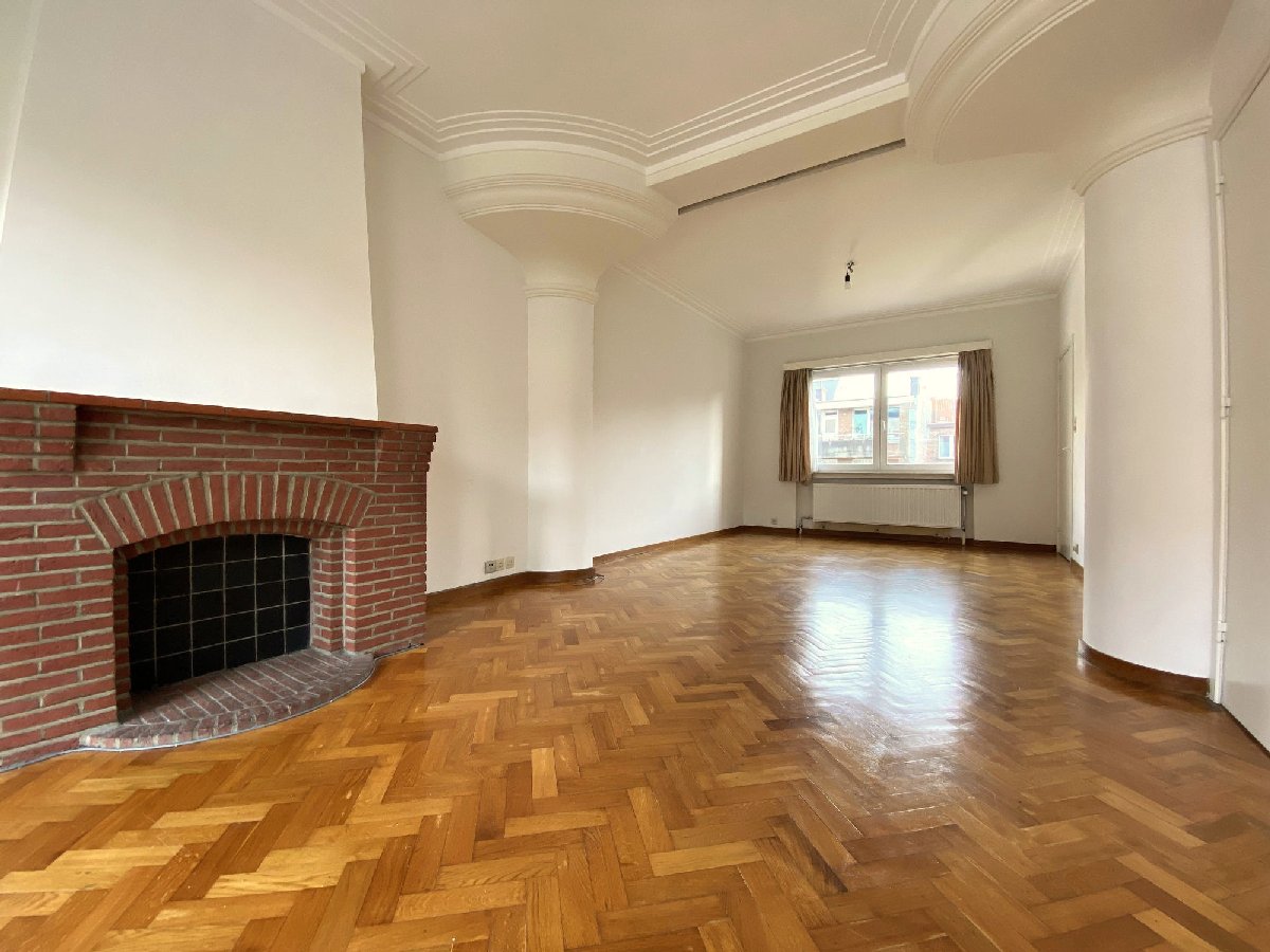 Main image thumbnail