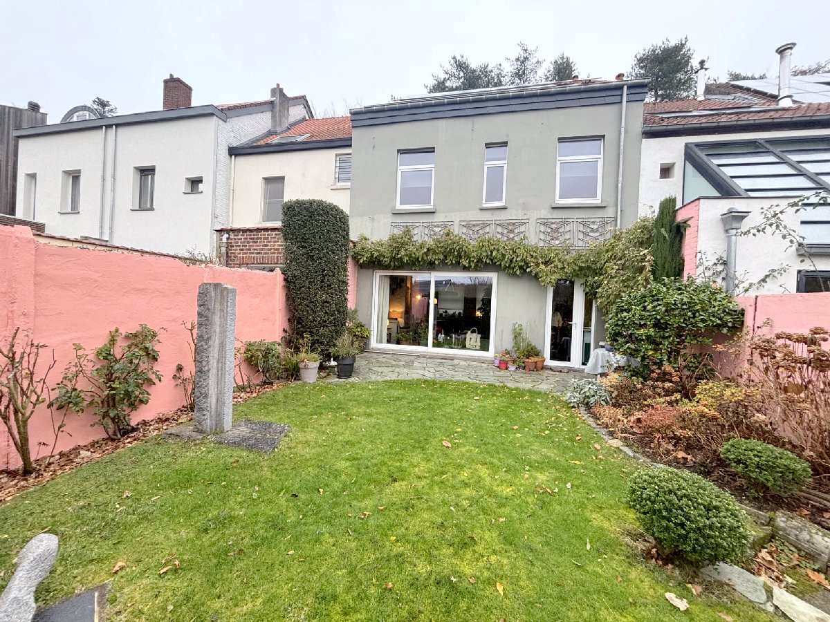 Main image thumbnail