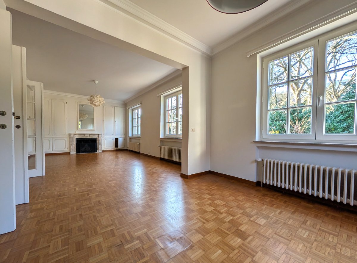 Main image thumbnail