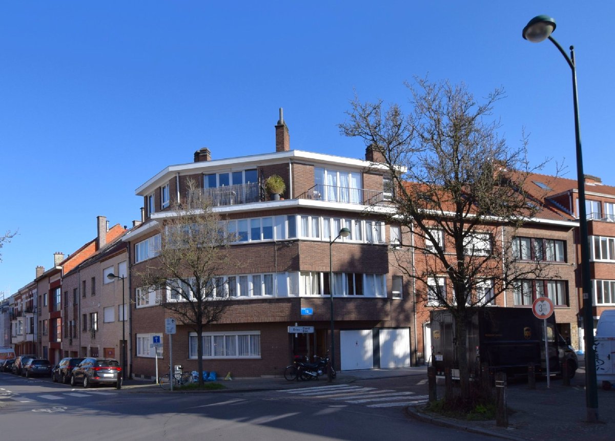 Main image thumbnail