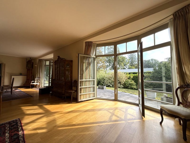 Main image thumbnail