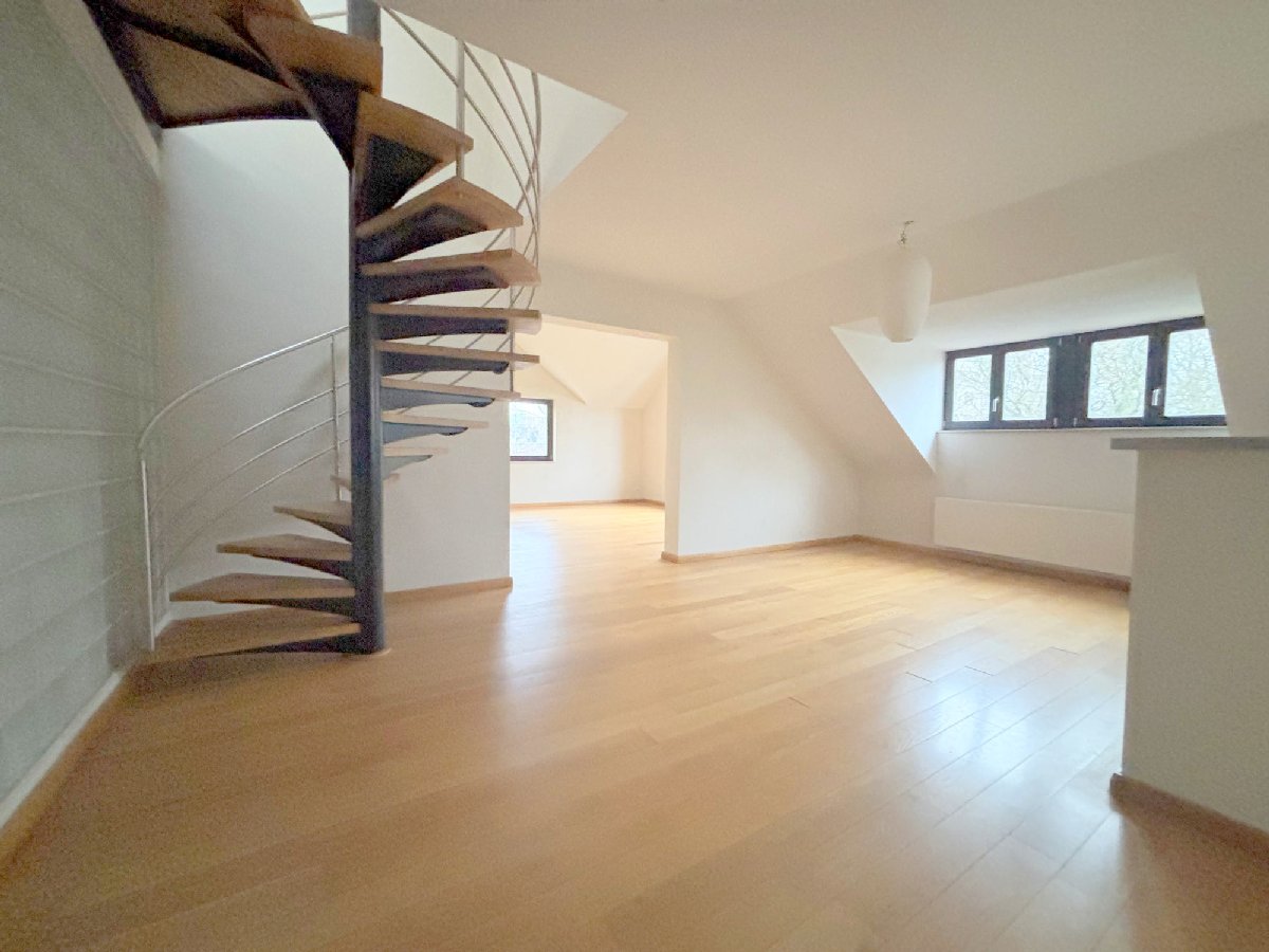 Main image thumbnail