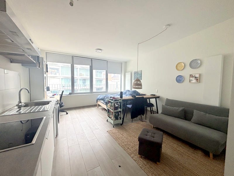 Main image thumbnail