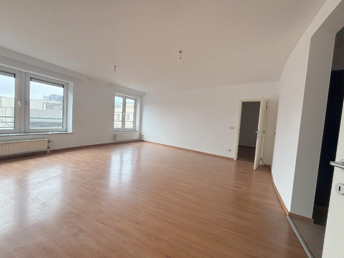 Main image thumbnail