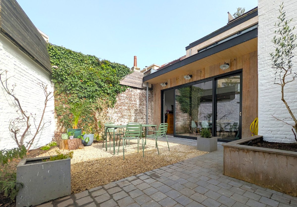 Main image thumbnail