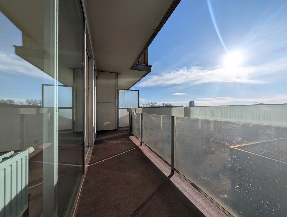 Main image thumbnail