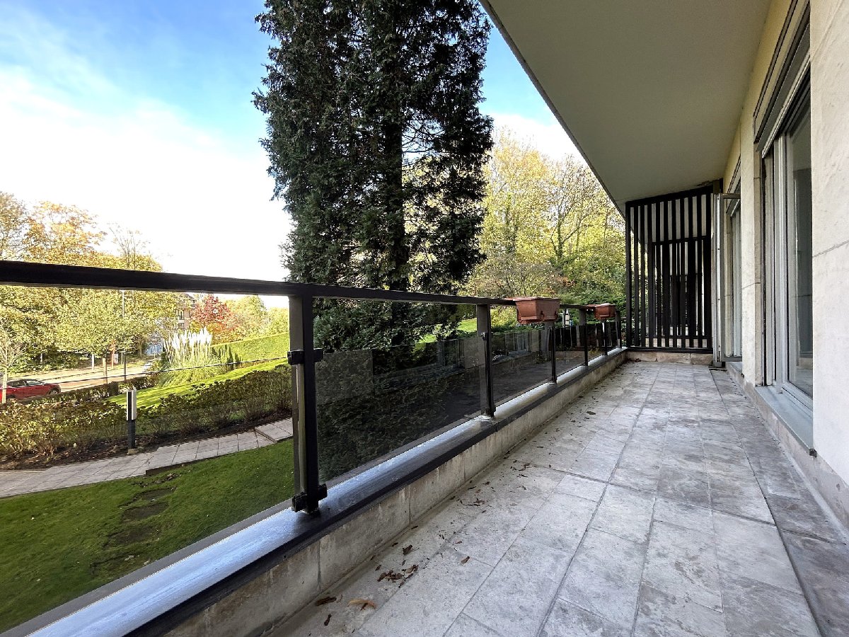 Main image thumbnail