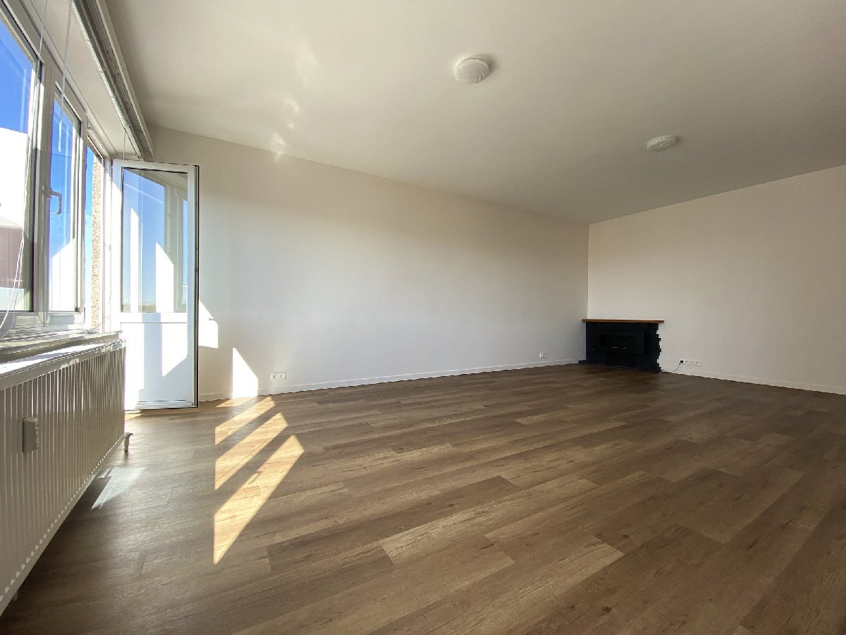 Main image thumbnail