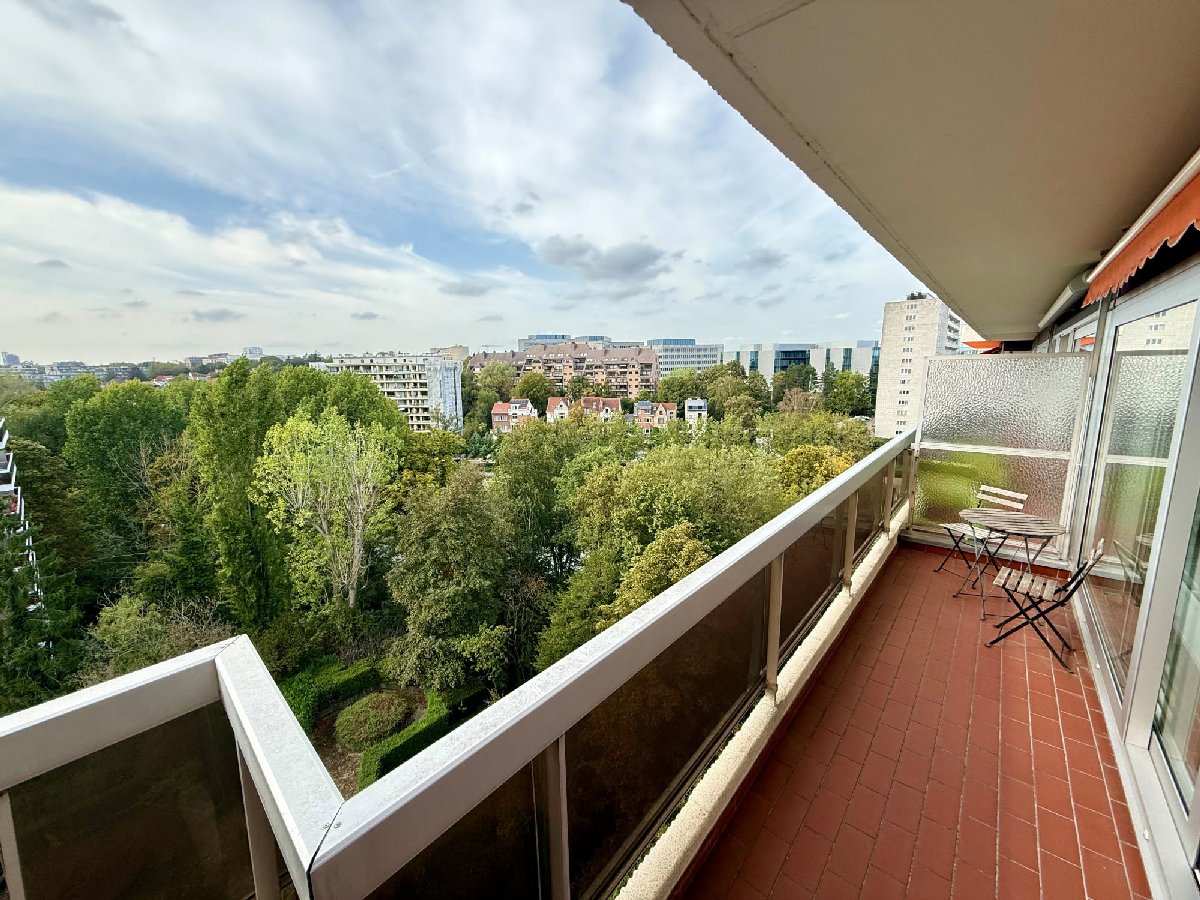 Main image thumbnail