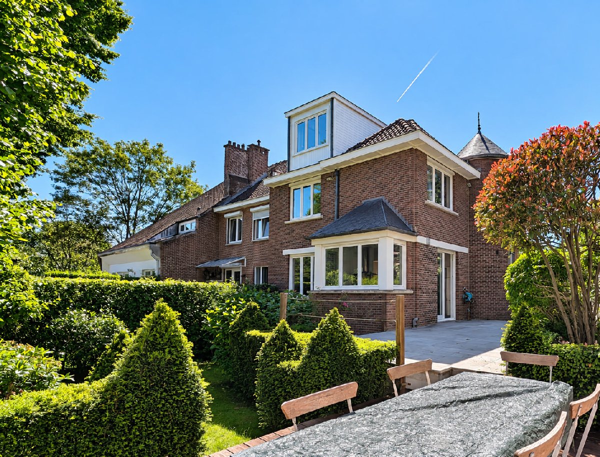 Main image thumbnail