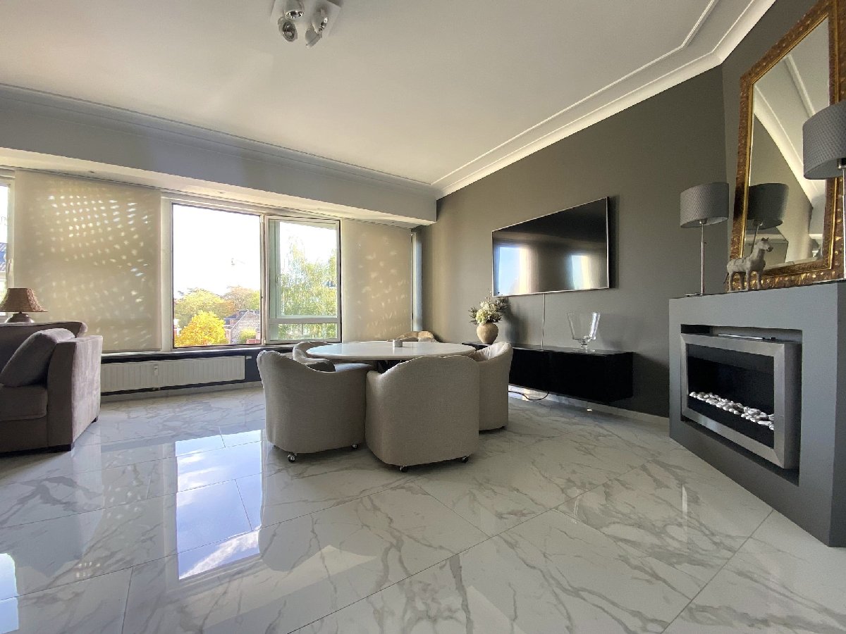 Appartement 2 chambres à louer à Bruxelles, 1.650 €/mois, photo 2 – RED immobilier